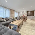Grand Salon Cosy, Proche Centre Dijon & Garage 2P