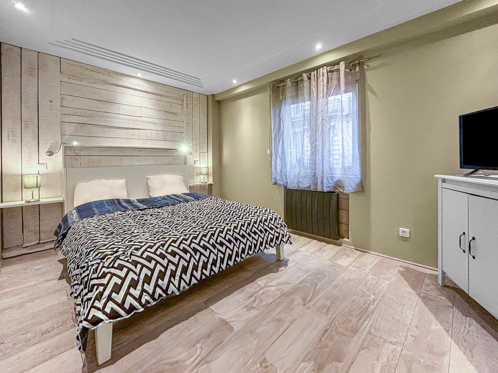 Grand Salon Cosy, Proche Centre & Garage 2p * Dijon