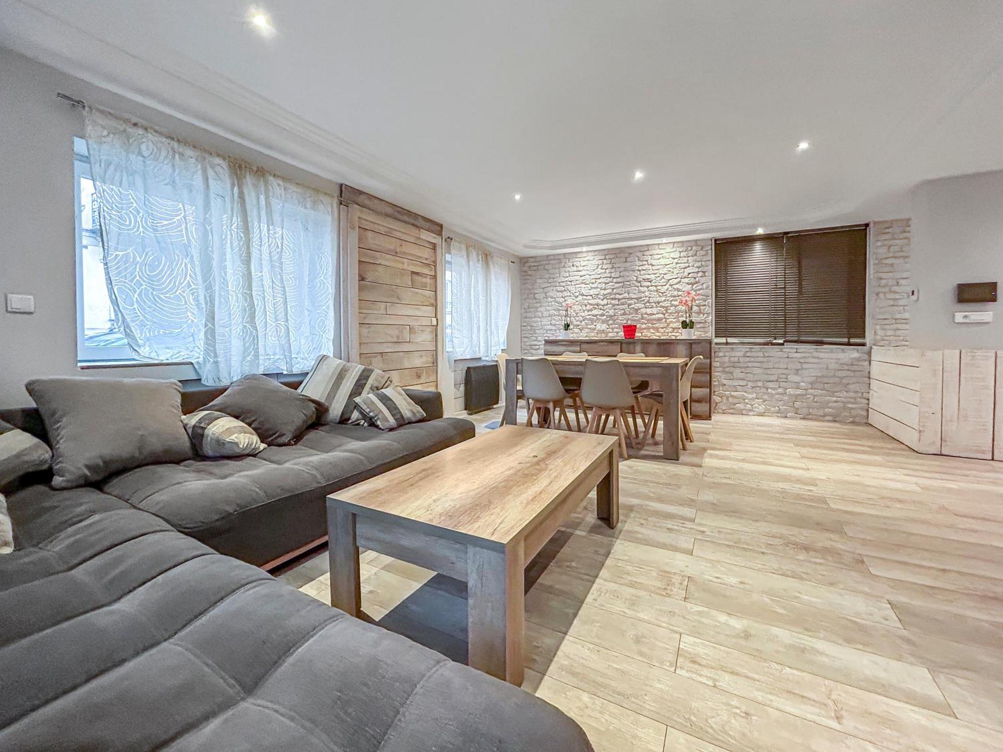 Grand Salon Cosy, Proche Centre & Garage 2p * Dijon