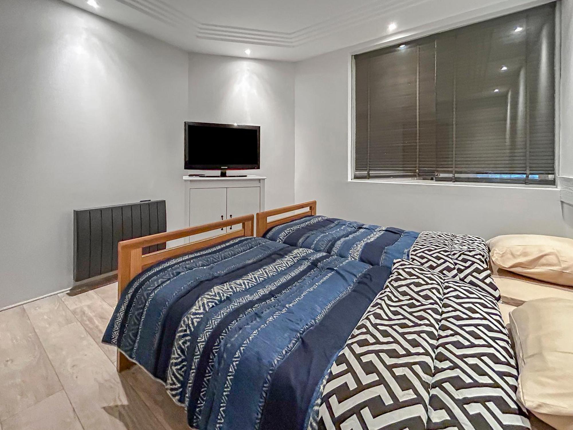 Grand Salon Cosy, Proche Centre & Garage 2p *